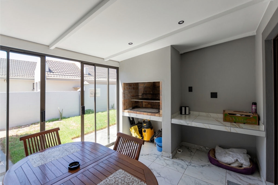 3 Bedroom Property for Sale in Country Club Western Cape